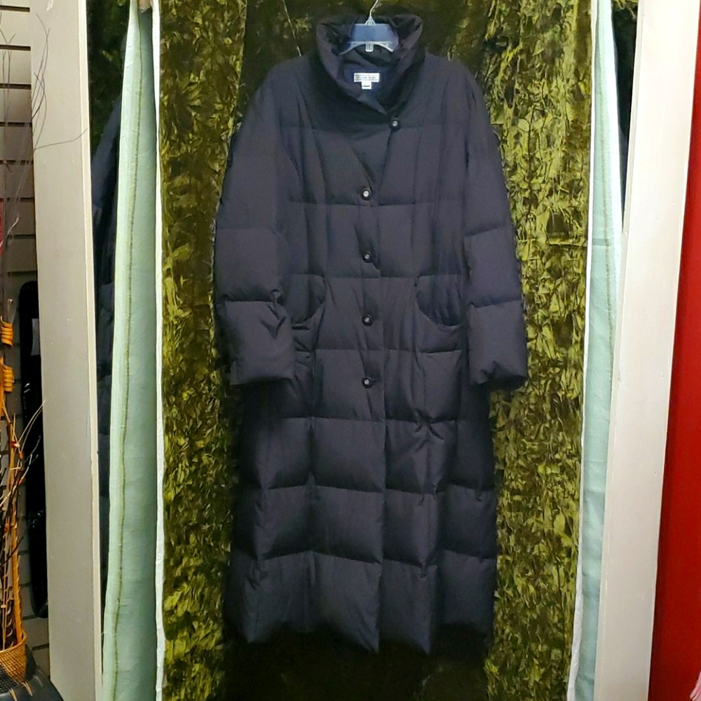 GORGEOUS NWT ST. JOHN WINTER COAT